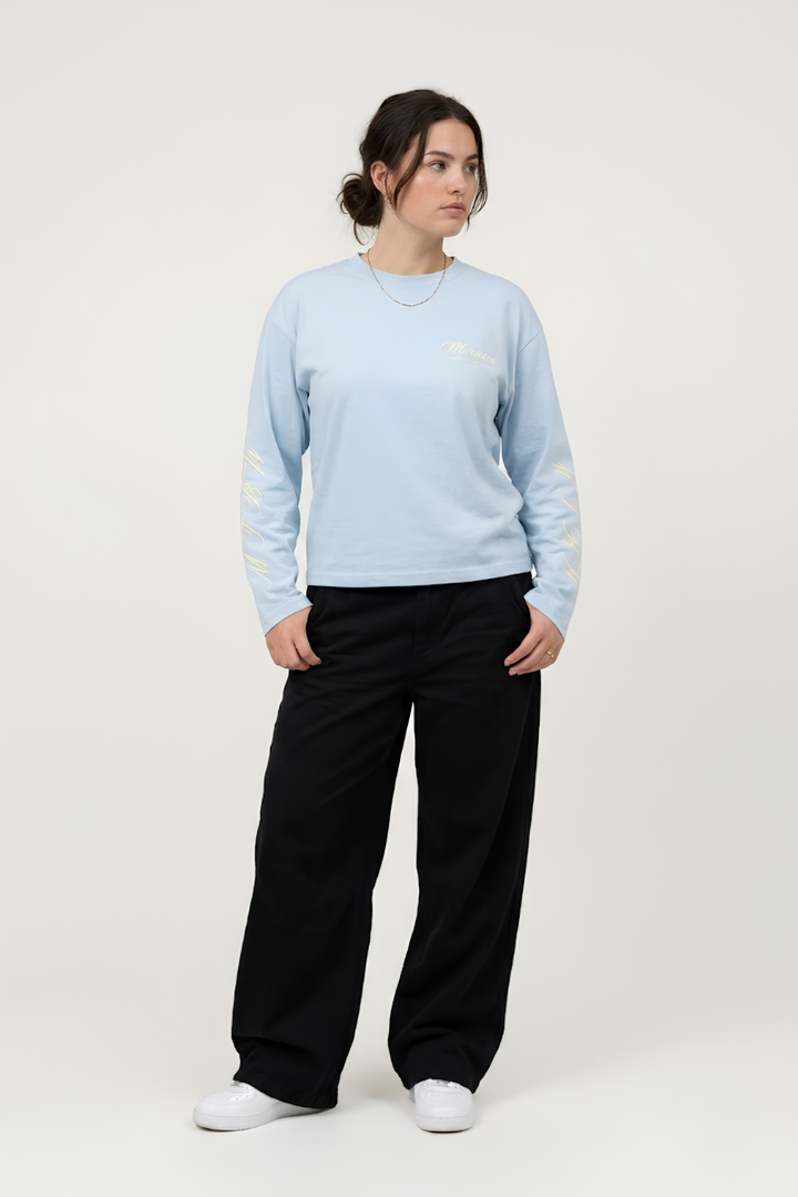 Script Longsleeve – Light blue / Beige